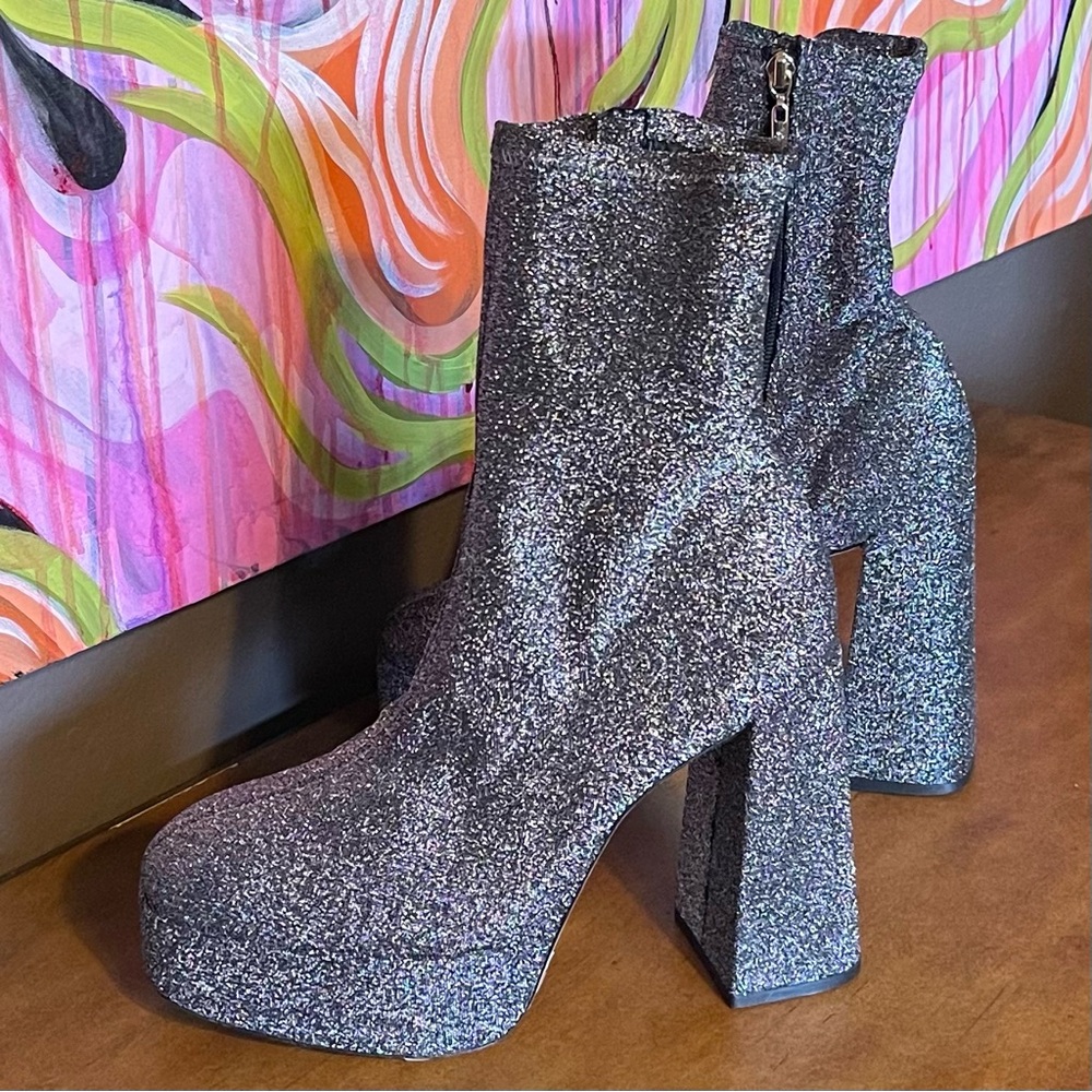 Anthropologie Larroude Dolly Stretch Boot Platform Silver sz 9 NWOT